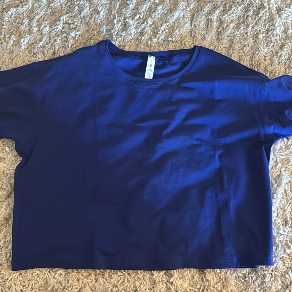 Lululemon cropped shirt